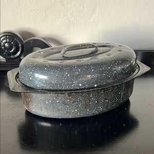 Small Enamelware Roaster black /white specs